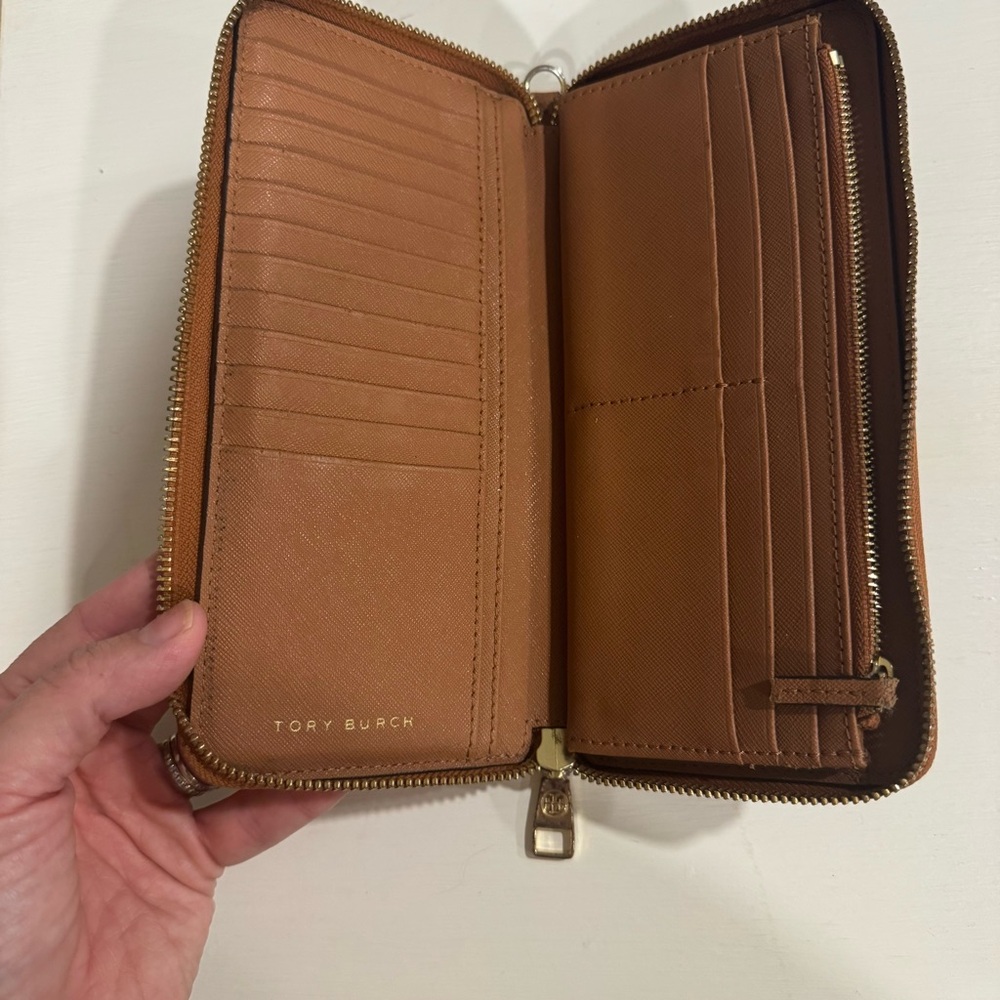Tory Burch Emerson Fold Wallet - Picture 7 of 10